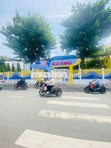 Nhà đẹp như tranh, BTCT 1 Lầu, 38m2, sổ hoàn công, giá tốt - còn thươn