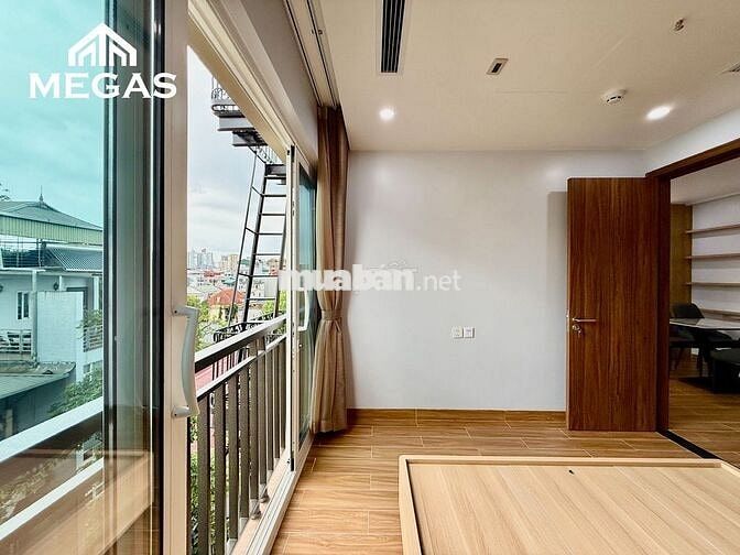 LUXURY 1 ngủ tại Hồ Tây, nội thất sang trọng, ô tô đỗ cửa cực rộng 