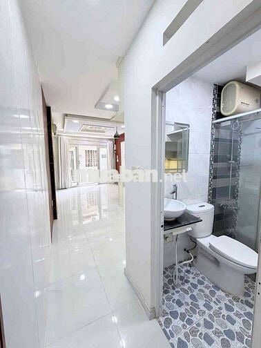 Nhà 3.Tỷ ngay chợ Ba Đình Phường 10 Quận 8 - 30m2 - Không QH - Gấp Bán