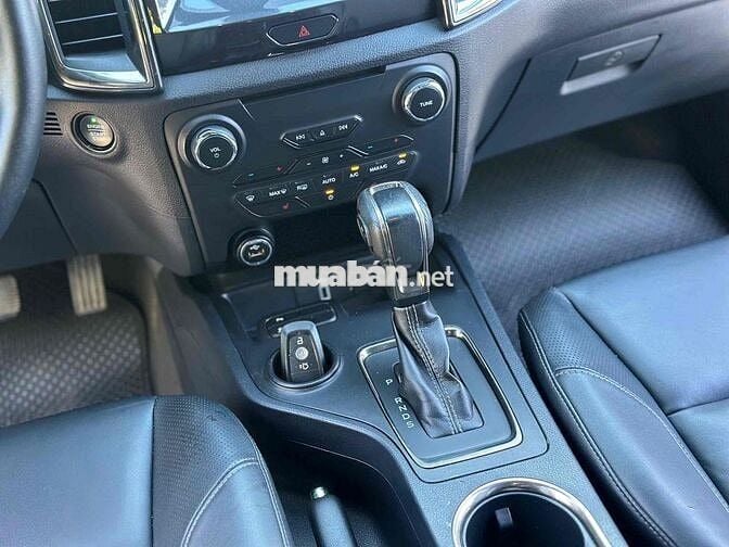 Ford Everest 2019 Titanium 7 chỗ Tự động Trắng