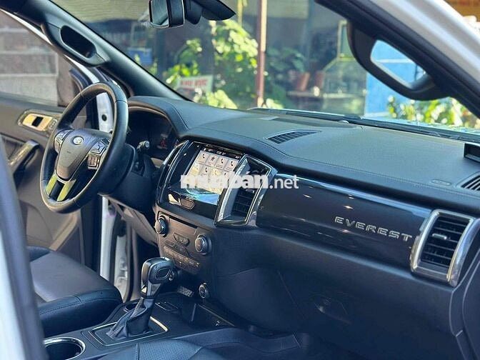 Ford Everest 2019 Titanium 7 chỗ Tự động Trắng