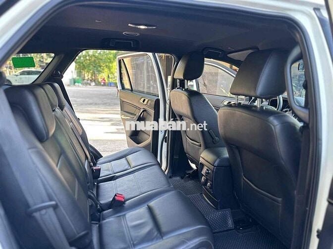 Ford Everest 2019 Titanium 7 chỗ Tự động Trắng