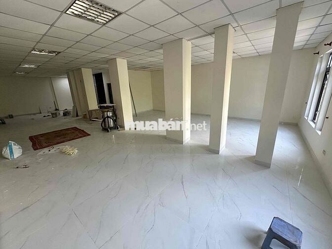 Cho thuê văn phòng phố Trung Kính, 340m2