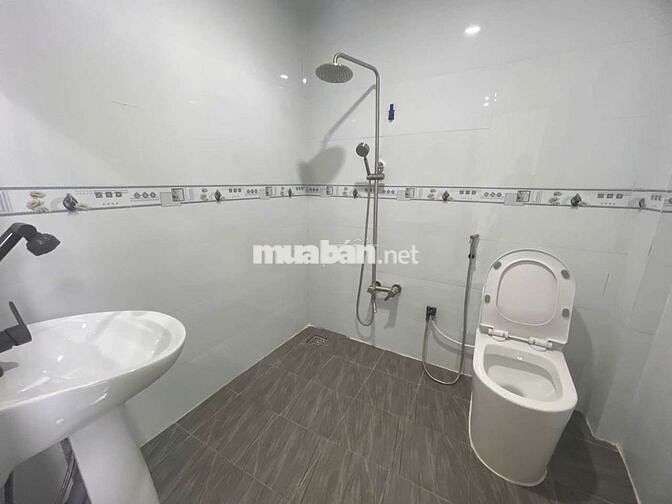 NHÀ MỚI CẢI TẠO MỚI ĐẸP-HẺM 255 QL13 CỦ  GẦN NGÃ TƯ BÌNH PHƯỚC.3PN/2WC