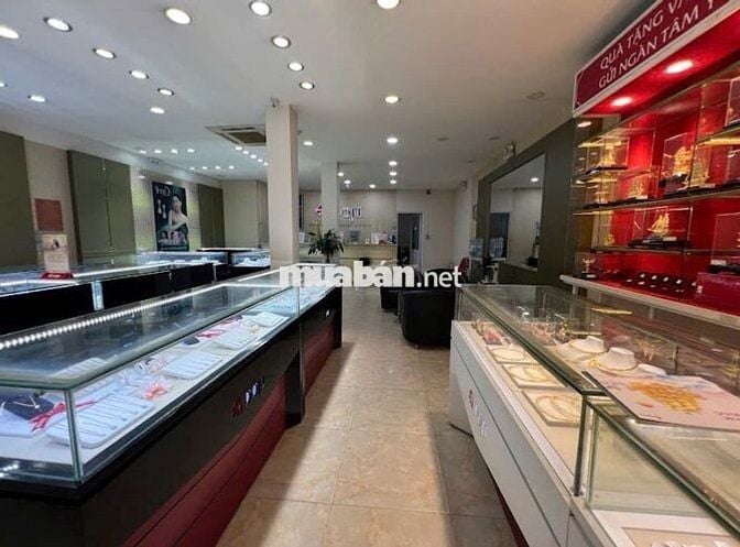MẶT TIỀN NGUYỄN THỊ THẬP, QUẬN 7 - 7,6x28m - TRỐNG SUỐT ĐẸP - GIÁ RẺ