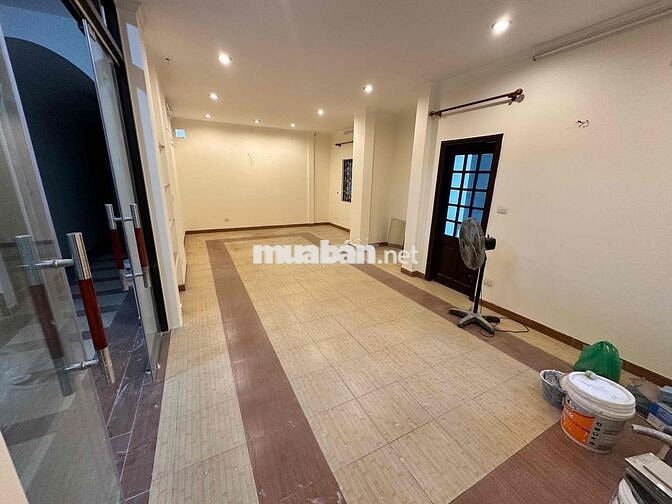 Cho thuê văn phòng phố Trung Kính, 340m2