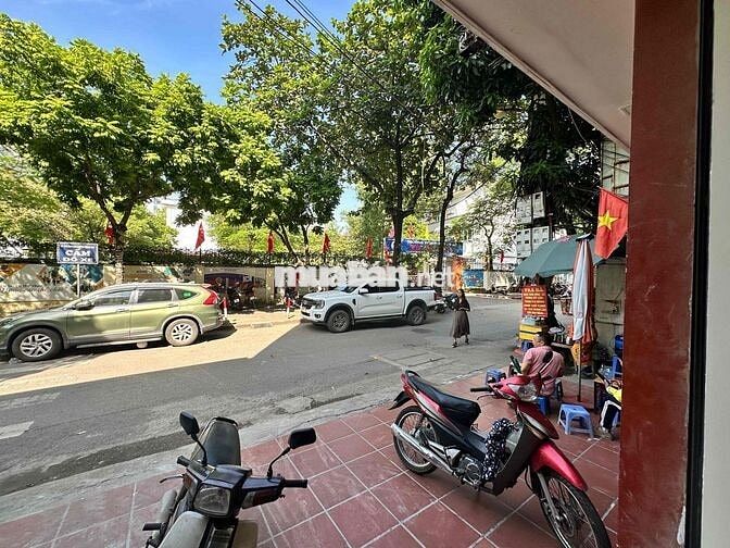 Cho thuê văn phòng phố Trung Kính, 340m2