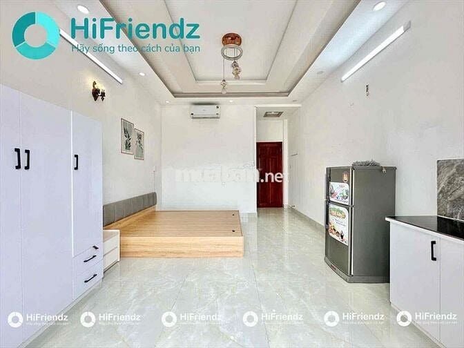 CHO THUÊ PHÒNG BAN CÔNG THOÁNG  FULL NỘI THẤT NGAY CÔNG VIÊN LÀNG HOA