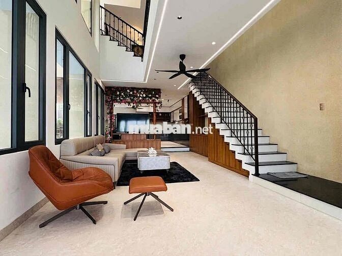 🌹Cần cho thuê villa 3  tầng xây mới 99% gần Crow🌹