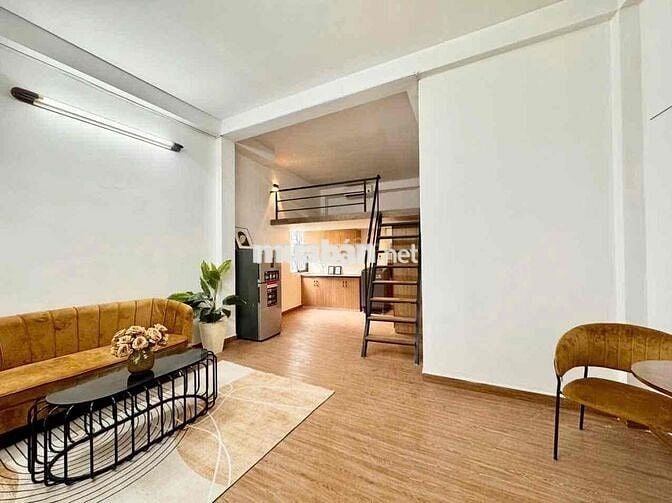 CHO THUÊ CÁC PHÒNG RỘNG 40m² CÓ BAN CÔNG CỬA SỔ NGAY TRUNG TÂM Q10