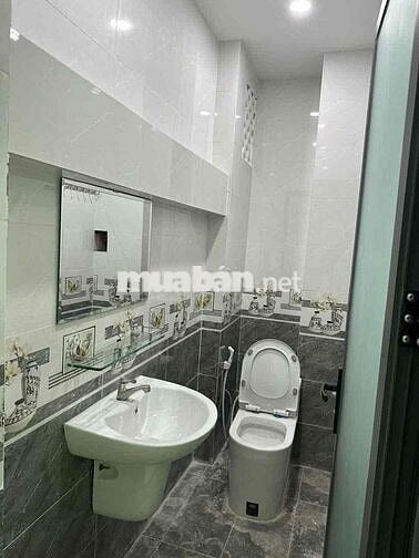 NHÀ MẶT TIỀN ĐƯỜNG SỐ P9 GÒ VẤP CÓ THANG MÁY