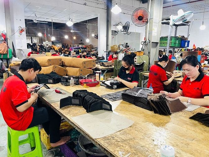 XƯỞNG ĐỒ DA SỈ & GIA CÔNG THEO YÊU CẦU – CHUYÊN XUẤT KHẨU | CÓ VAT
