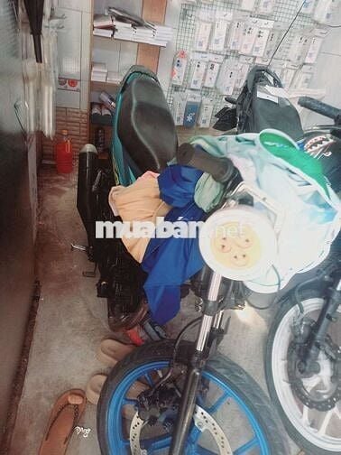 Suzuki Raider Xanh êm đang đi xe chum mêm