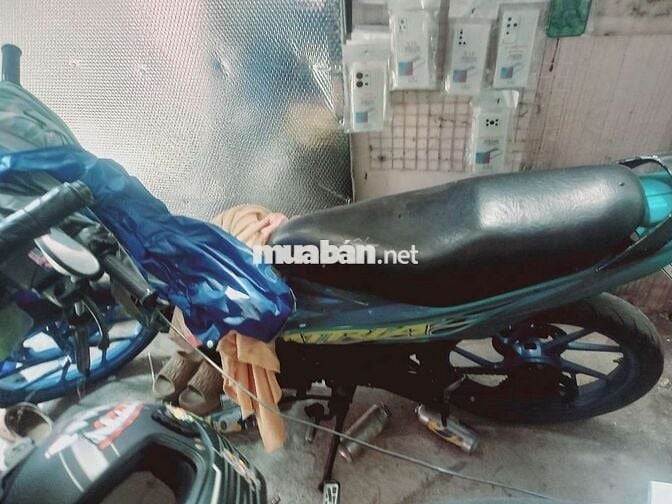 Suzuki Raider Xanh êm đang đi xe chum mêm