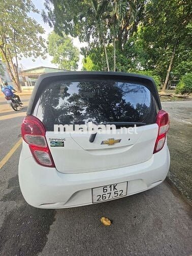 Chevrolet Spark Trắng 5 chỗ có màn hình