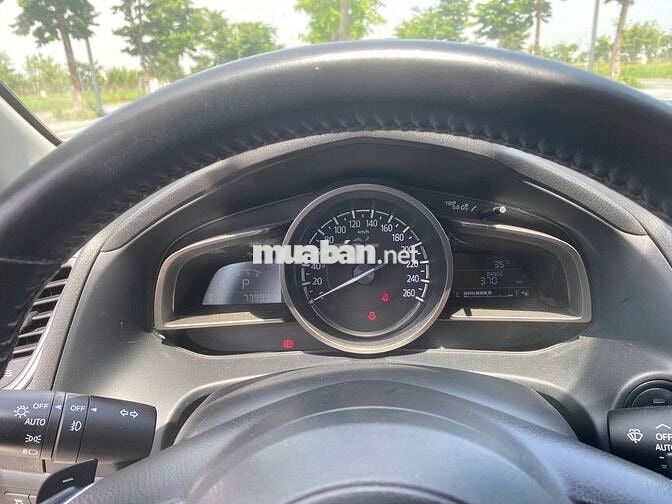 Mazda Mazda 3 2017 1.5AT Trắng 76.500km