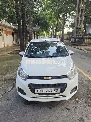 Chevrolet Spark Trắng 5 chỗ có màn hình