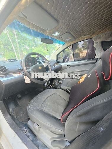 Chevrolet Spark Trắng 5 chỗ có màn hình