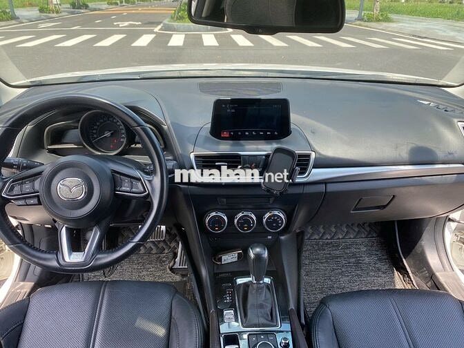 Mazda Mazda 3 2017 1.5AT Trắng 76.500km