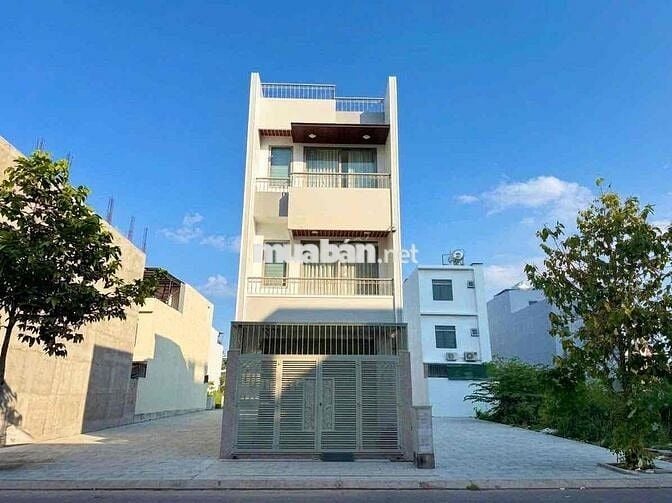 NHÀ NGUYÊN CĂN 3 PHÒNG NGỦ Ở VÀ KINH DOANH SẠCH MẶT TIỀN ĐƯỜNG KHU PHƯ