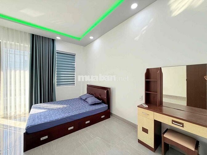 NHÀ NGUYÊN CĂN 3 PHÒNG NGỦ Ở VÀ KINH DOANH SẠCH MẶT TIỀN ĐƯỜNG KHU PHƯ