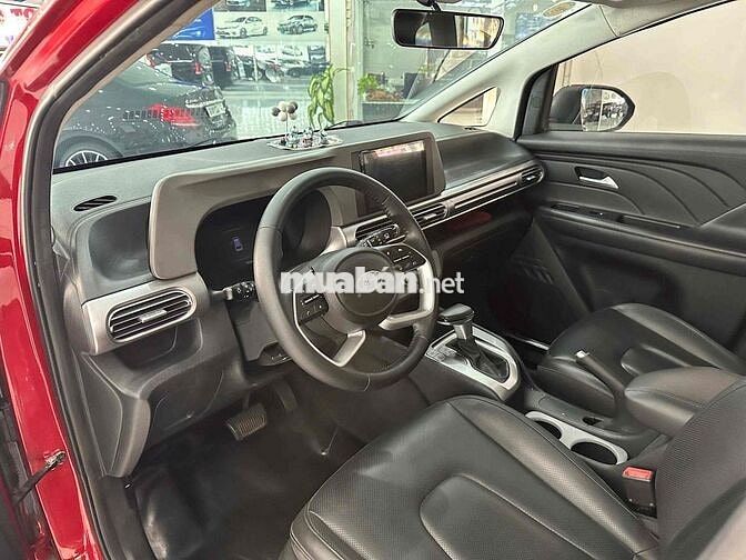 Hyundai Stargazer 1.5 Đặc Biệt 2022 ĐK 2023 màu Đỏ