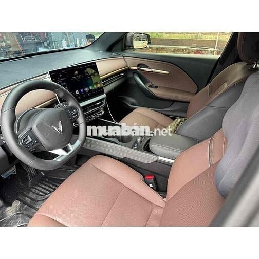 VinFast VF6 Plus 2024 Xám 3 vạn 1