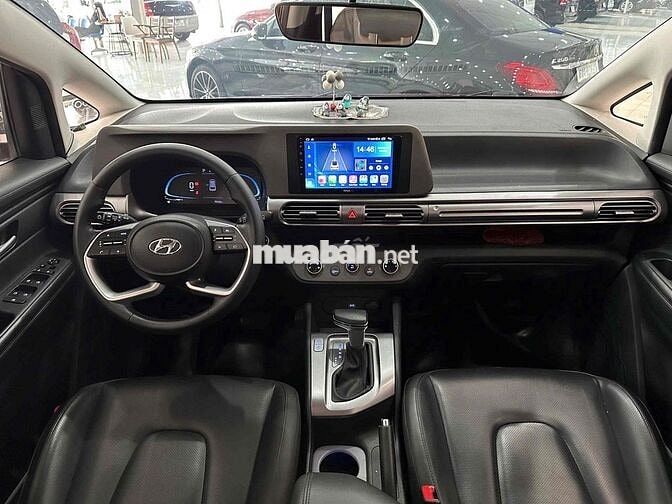 Hyundai Stargazer 1.5 Đặc Biệt 2022 ĐK 2023 màu Đỏ