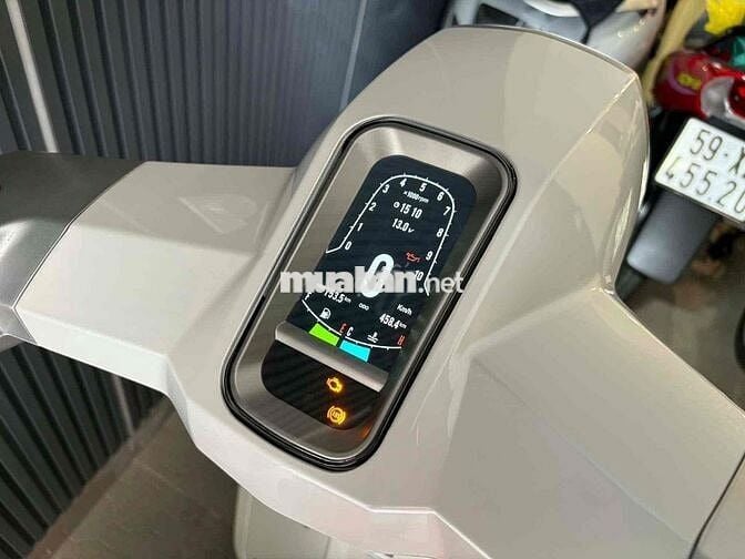 Lamperta G350 2026 Trắng đỏ 700km