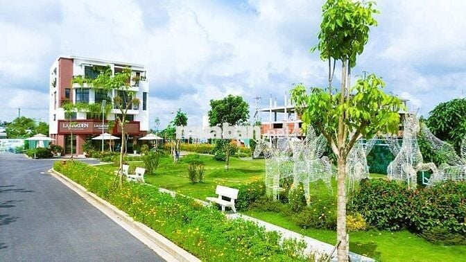 Bán Nhà Phố Mặt Tiền Tại Mỹ Yên - Bến Lức - Long An 