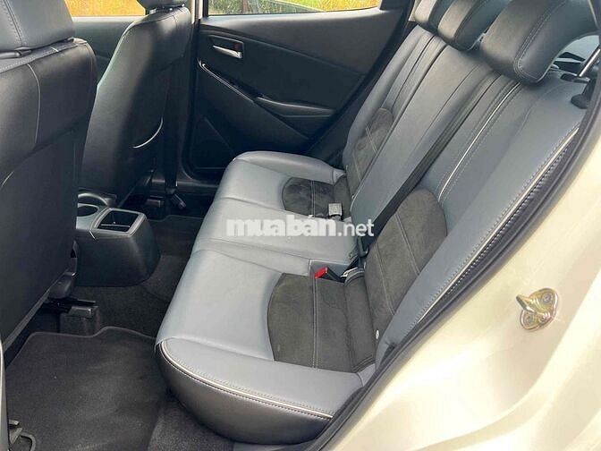 Mazda Mazda 2 Luxury 2023 15000 km Trắng
