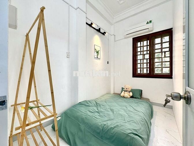 Căn hộ cho thuê 2 PN mới 100% ngay chợ Hạnh Thông Tây giá rẻ