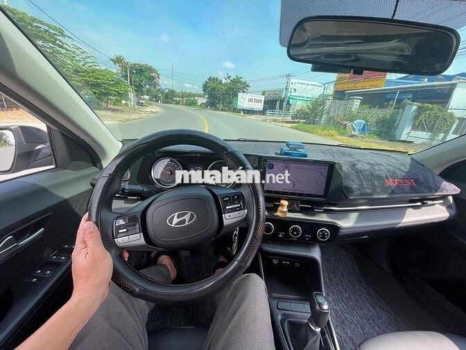 Hyundai Accent 2025 Số sàn 16000 km Bạc
