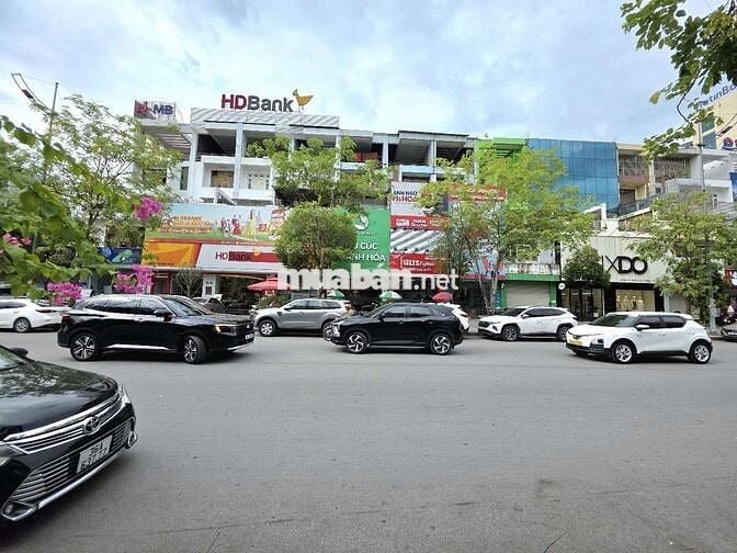 Cho thuê nhà nguyên căn 5 tầng có thang máy