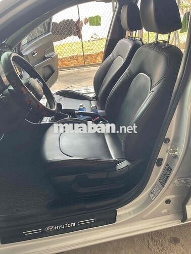 Hyundai Accent 2025 Số sàn 16000 km Bạc