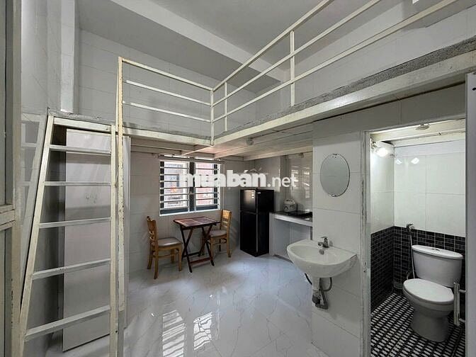 Cho Thuê Toà Căn Hộ 5 Tầng - Tổng 18 Phòng - ngay cầu Rồng