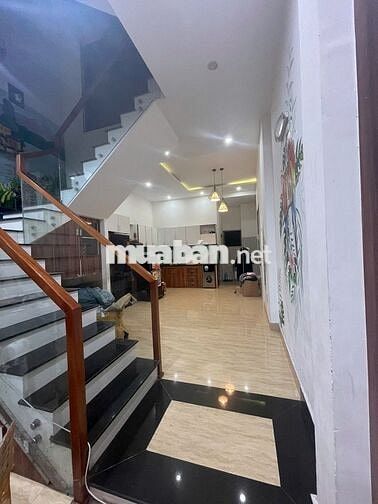 Cho thuê nhà NguyễnHuyTưởng 3 tầng,có nội thất,điềuhoà tủlạnh nónglạnh