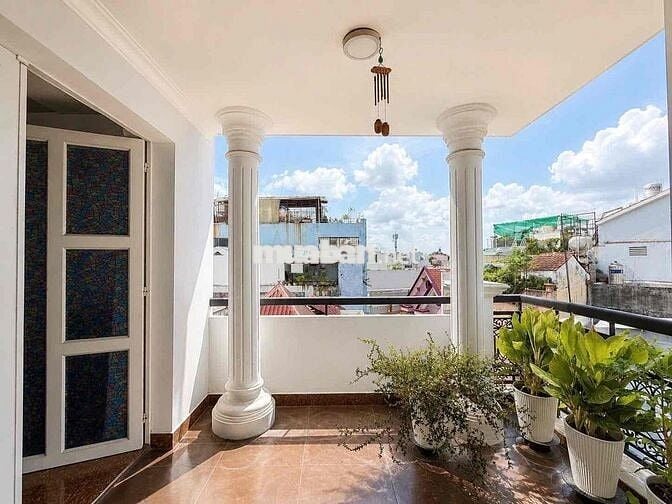 Tân Bình toà nhà 6 tầng 7pn,7wc DT 5,6x20m giá 19,6 tỷ
