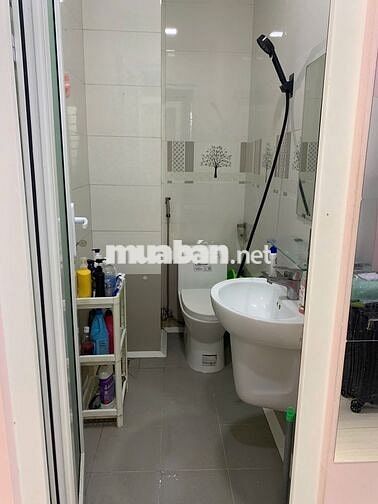 Tìm bạn nữ share phòng trong nhà nguyên căn