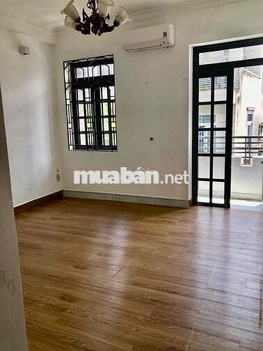 Cho thuê nhà nguyên căn Q.4 gần chợ, gần siêu thị và trường học