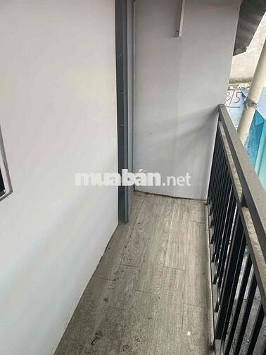 cho thuê căn nhà trống có gác suốt vị trí vip