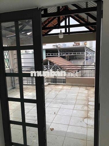 Cho thuê nhà nguyên căn Q.4 gần chợ, gần siêu thị và trường học