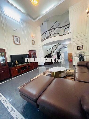 Cho thuê biệt thự 3 tầng, 2 mặt tiền, 4BR, 4WC diện tích 131m2
