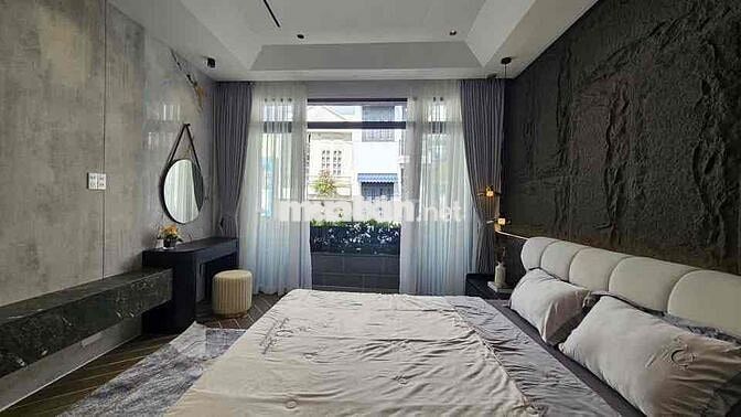 Cho thuê nhà mới nội thất cao cấp ngay Phạm Hữu Lầu Q7