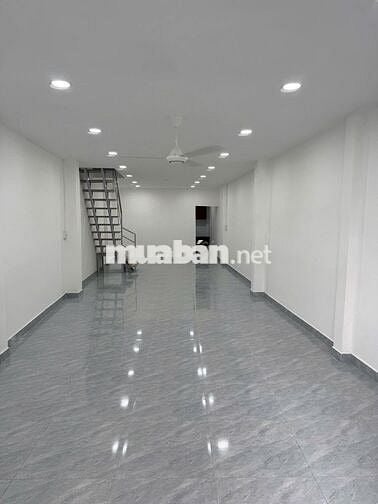 Cho thuê nhà hẻm xe hơi đường TKTQ quận Tấn Phú