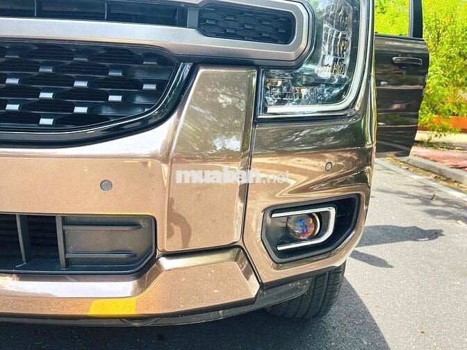 Ford Ranger XLS AT 2023 lên nhiều đồ chơi