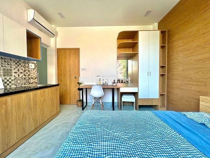 Cho thuê studio cửa sổ lớn-View siêu đẹp Nguyễn Gia Trí nhỉnh 6 triệu
