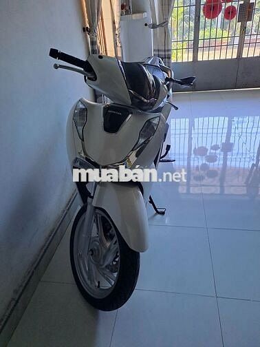 Honda SH150i Trắng 2471 KM