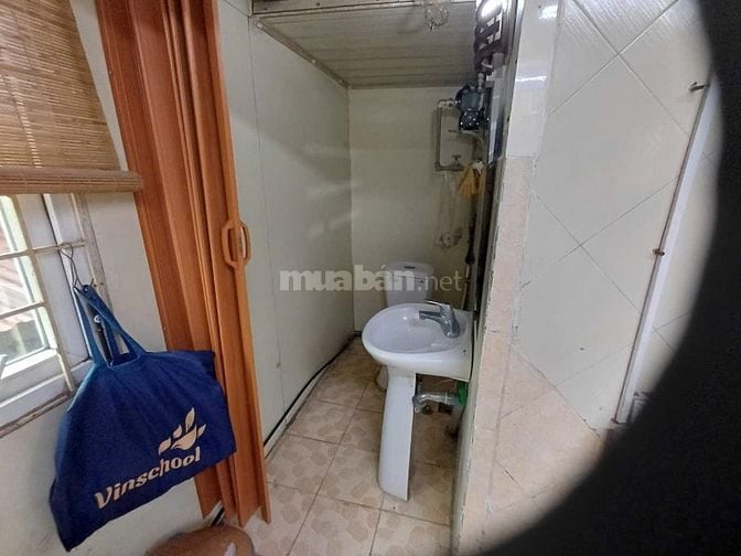 Cho thuê căn hộ tầng 5, khu tập thể Ngân hàng, phường Hồng hà, Hà Nội,