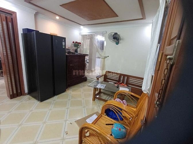 Cho thuê căn hộ tầng 5, khu tập thể Ngân hàng, phường Hồng hà, Hà Nội,